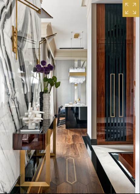 "Огненный" интерьер с видом на Москва-сити