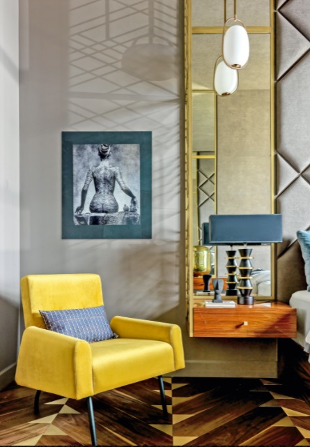 "Огненный" интерьер с видом на Москва-сити